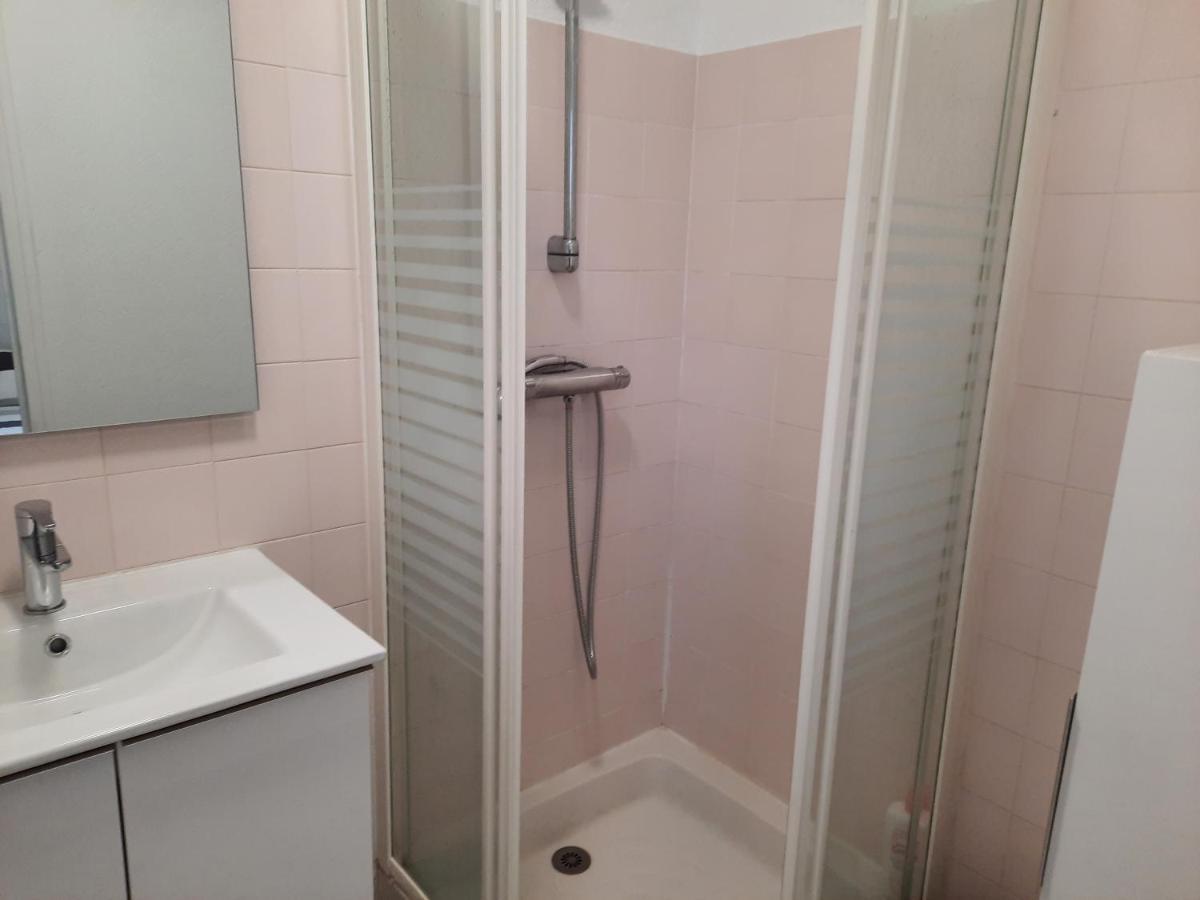 La Poterie - Appartement Avec Balcon Et Parking Prive Quimper Ngoại thất bức ảnh